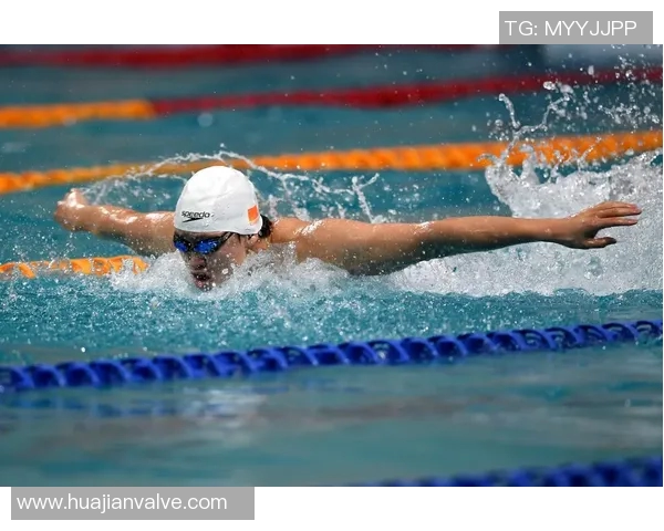 水舞飞扬体育表演会中的游泳艺术与精彩瞬间 水舞飞扬体育表演会中的游泳艺术与精彩瞬间