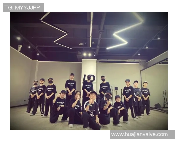 杭州街舞队灵活性表现分析及其对舞蹈风格与团队协作的影响探讨 杭州街舞队灵活性表现分析及其对舞蹈风格与团队协作的影响探讨