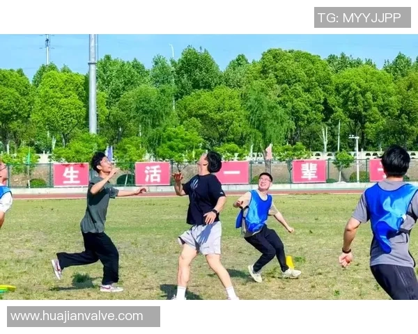 南京飞盘队的团队协作探索与飞盘运动的魅力结合之旅 南京飞盘队的团队协作探索与飞盘运动的魅力结合之旅