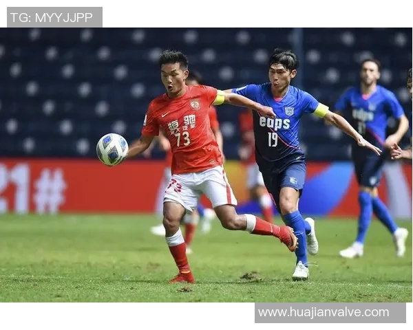 广州足球队技术解析：从战术布局到球员配合的全景分析